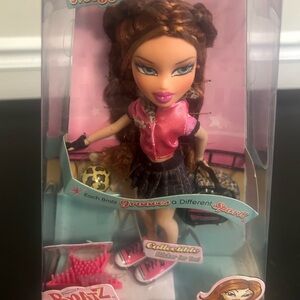 Bratz Sportz Bangin Bowlin Meygan 2005 Unopened